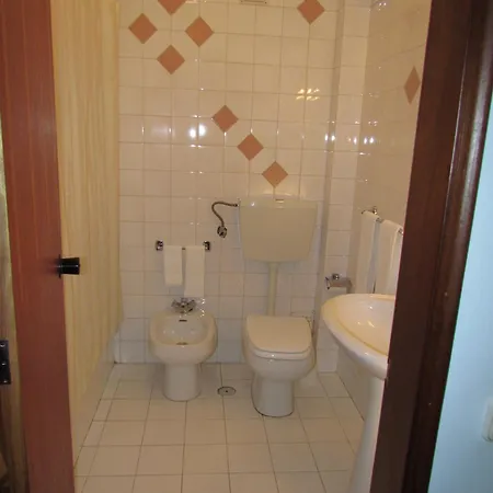 מלון Sao Tomas 2*