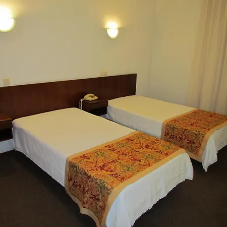 מלון Sao Tomas 2*